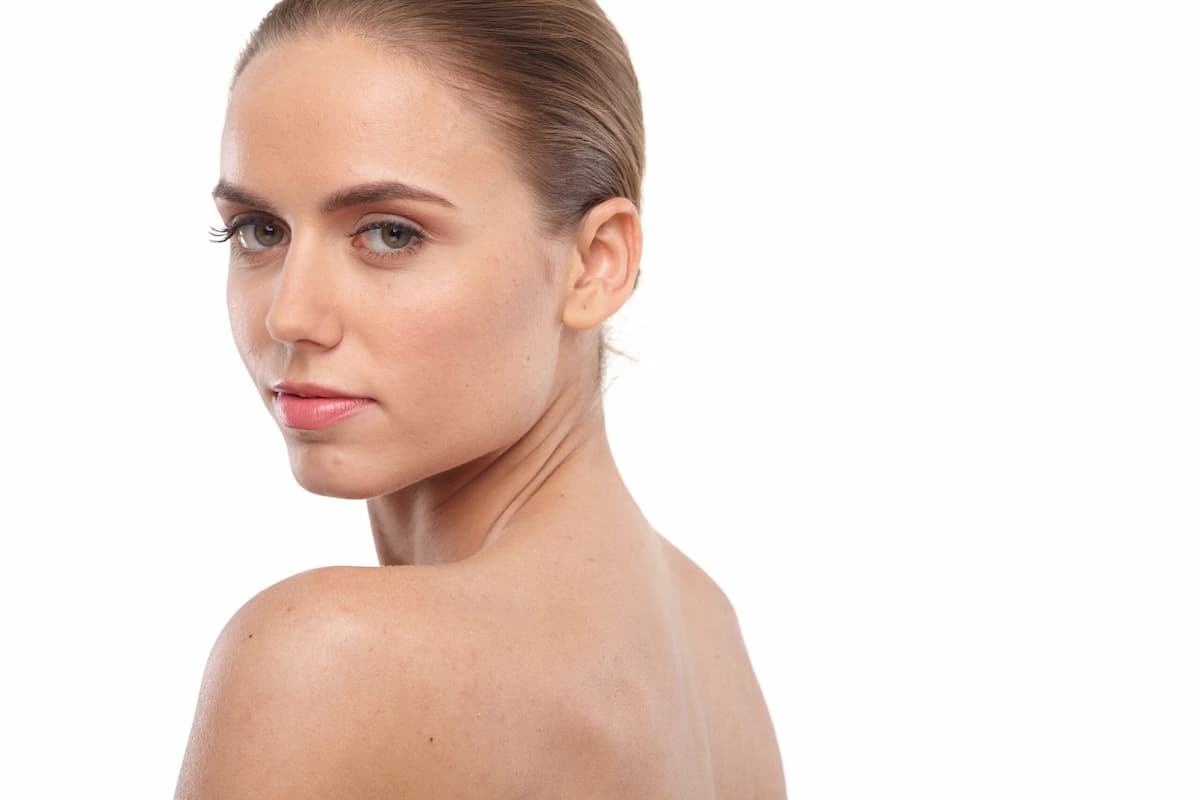 背中ニキビの原因と効果的な対策 予防法について 美容皮膚科タカミクリニック 東京 表参道